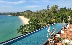 นอนทะเล หาดสุรินทร์ ภูเก็ต